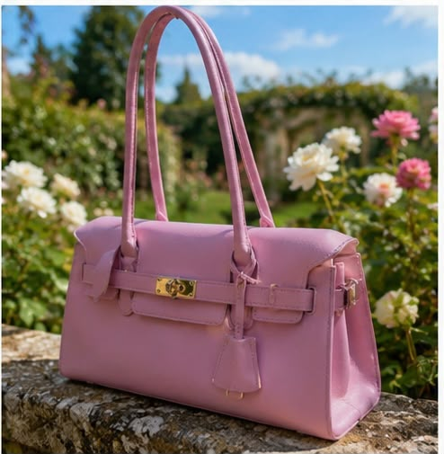 Geantă Tote Structured Roz cu Închidere Aurie